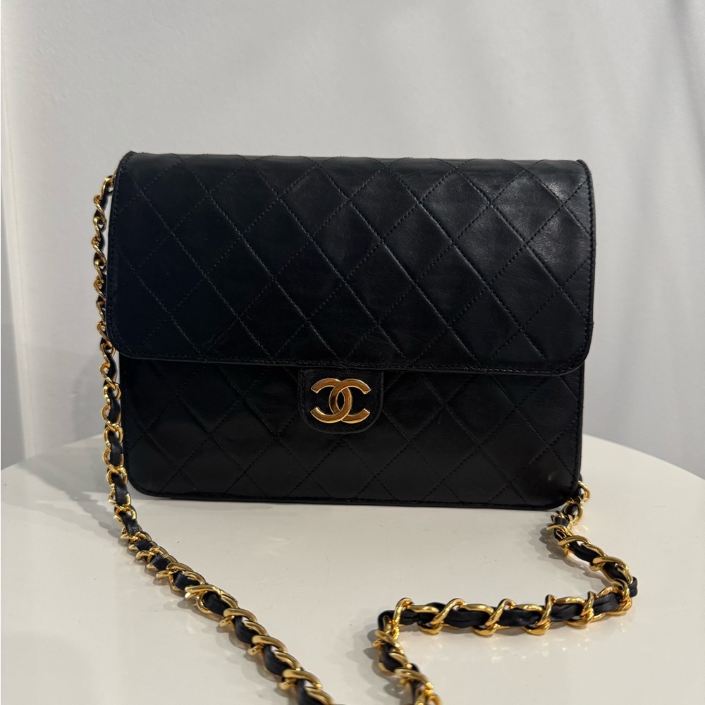 Chanel Black and Gold Classic Flap Bag Leather